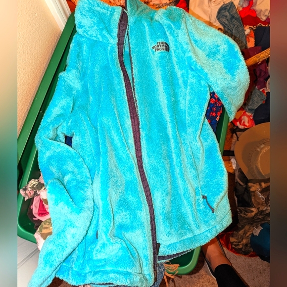 Fuzzy Woman's North Face Jacket like new Medium - Picture 1 of 2